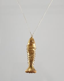 Estate Vintage 14k Gold Fish Charm Pendant Necklace.