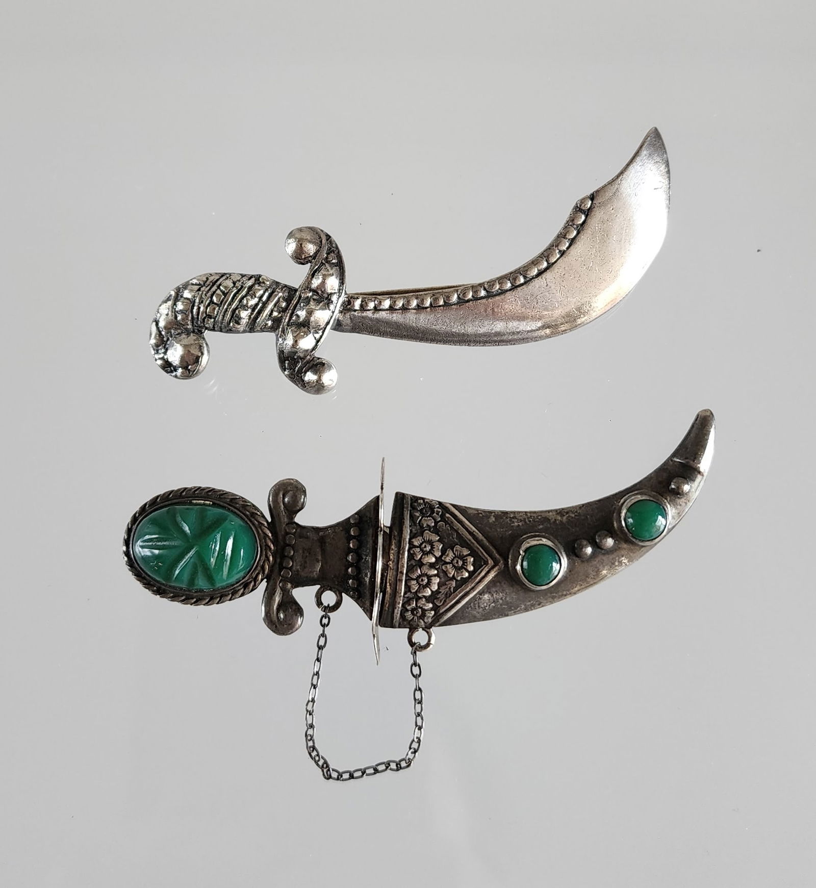 Lot of 2 Estate Vintage Sterling Silver Dagger & Sword Brooches (1 of 9)