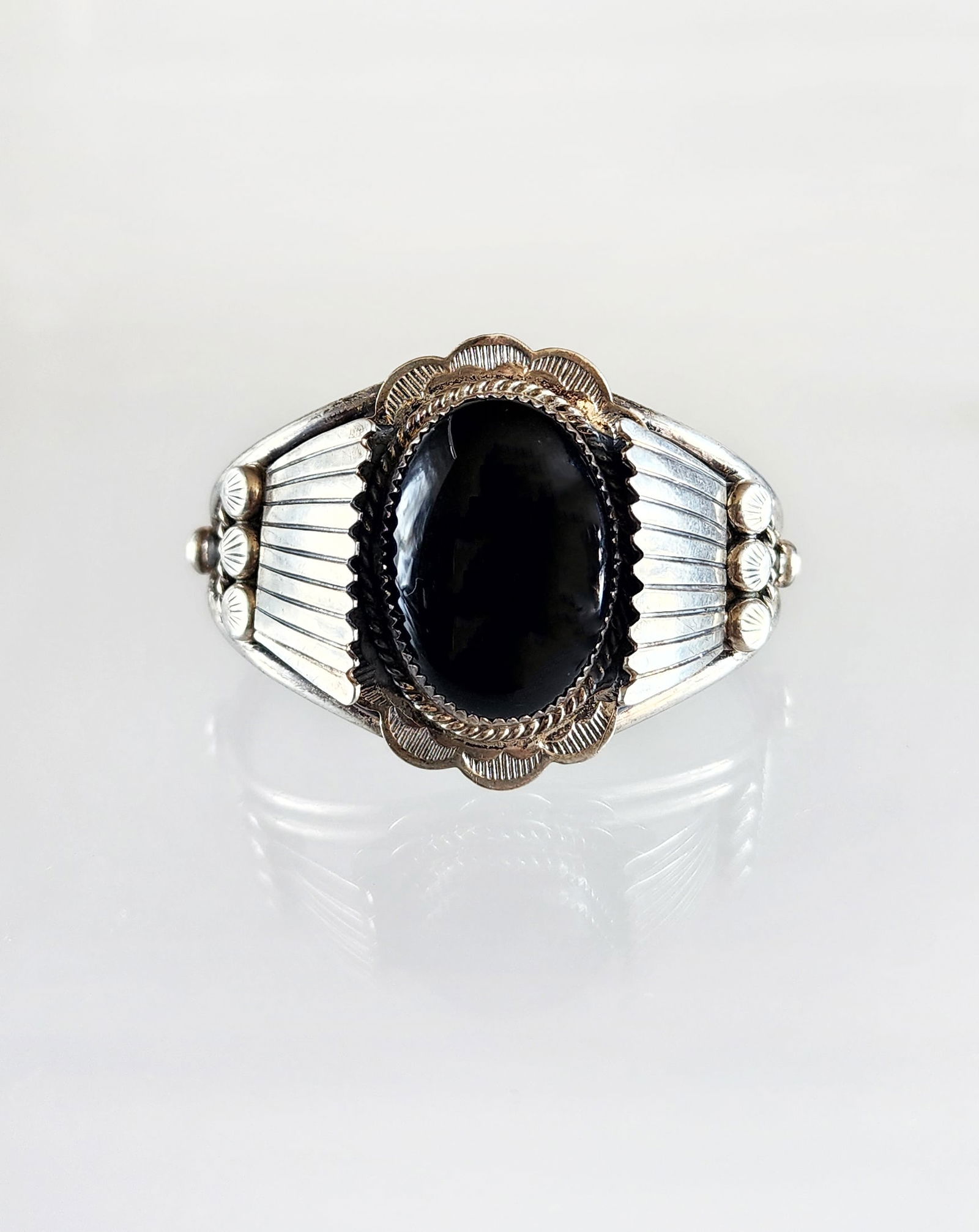 Estate Vintage Native American Sterling Silver & Onyx Cuff Bracelet (1 of 7)