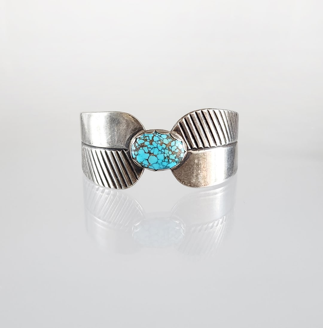 Estate Vintage Native American Sterling Silver & Turquoise Cuff Bracelet (1 of 8)