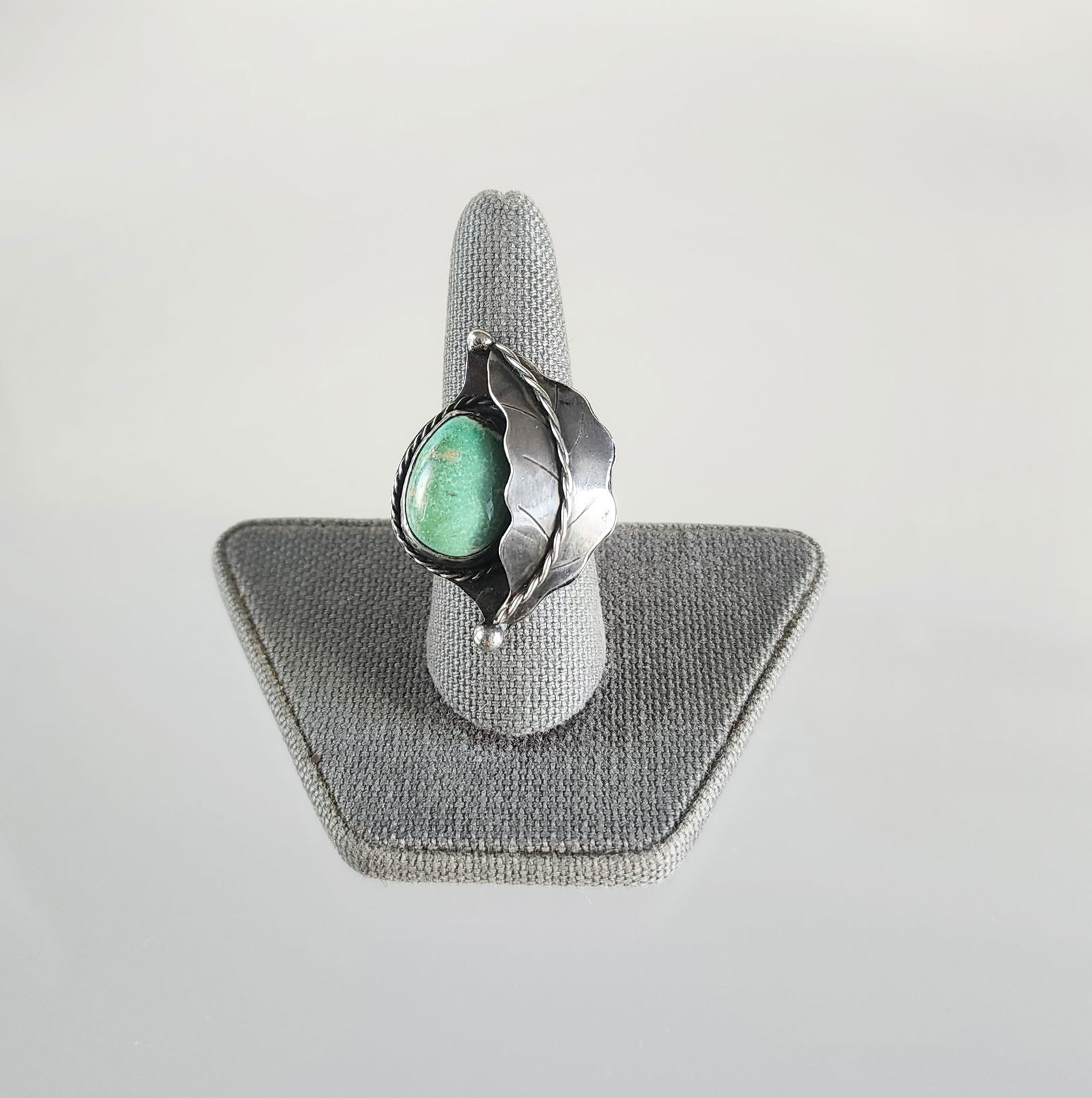 Estate Vintage Native American Navajo Sterling Silver & Turquoise Ring, Size 8 (1 of 5)