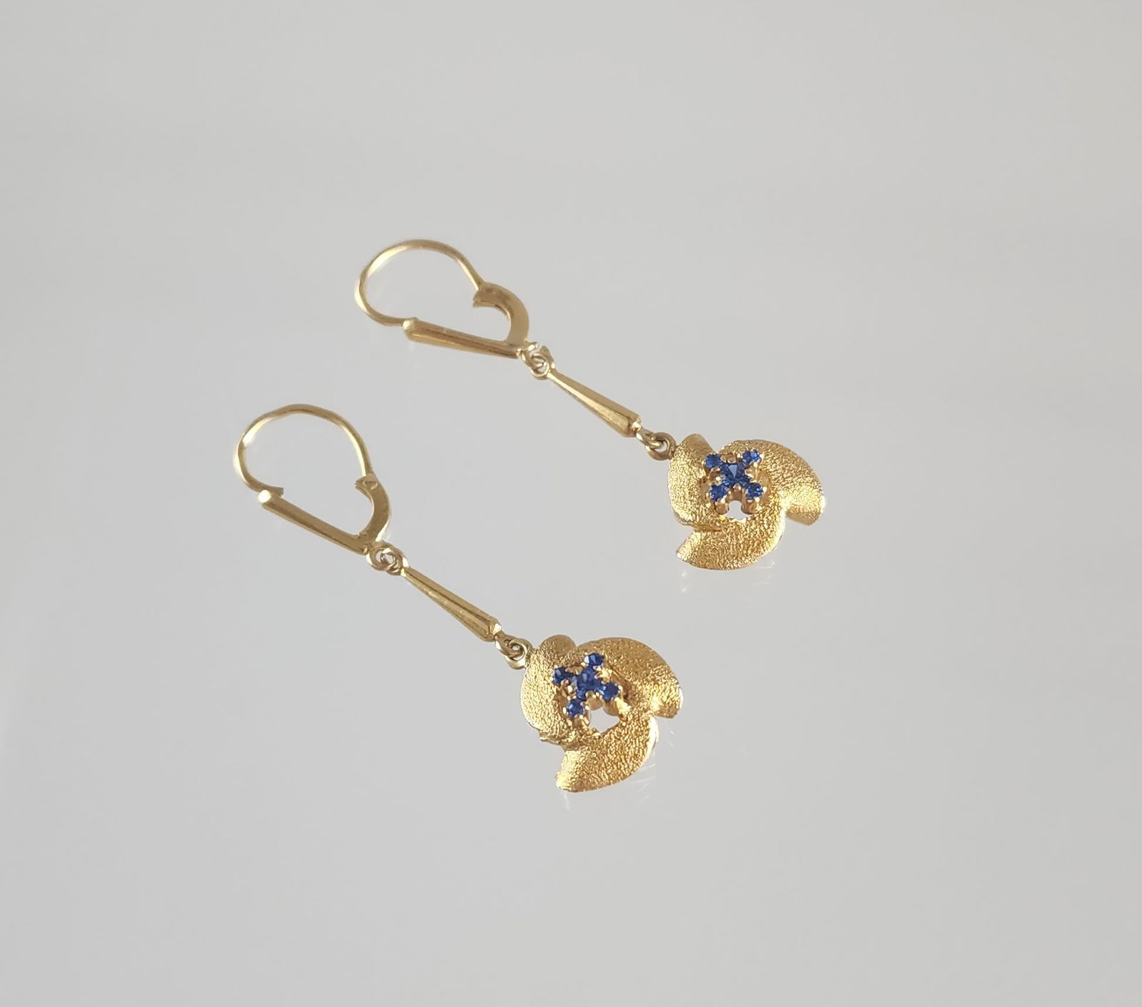 Estate Vintage 14k Gold & Blue Sapphire? Drop & Dangle Earrings (1 of 6)
