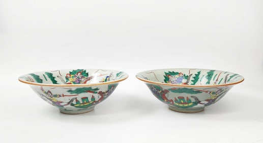 Pair of Chinese Famille Verte Enameled Crackle Glazed Porcelain Bowls