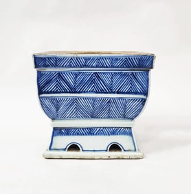 Antique Chinese Blue & White Porcelain Censer or Urn