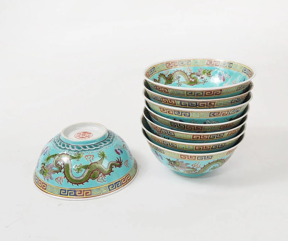 Set of 8 Chinese Export Jingdezhen Turquoise Ground Dragon Bowls (1 of 6)