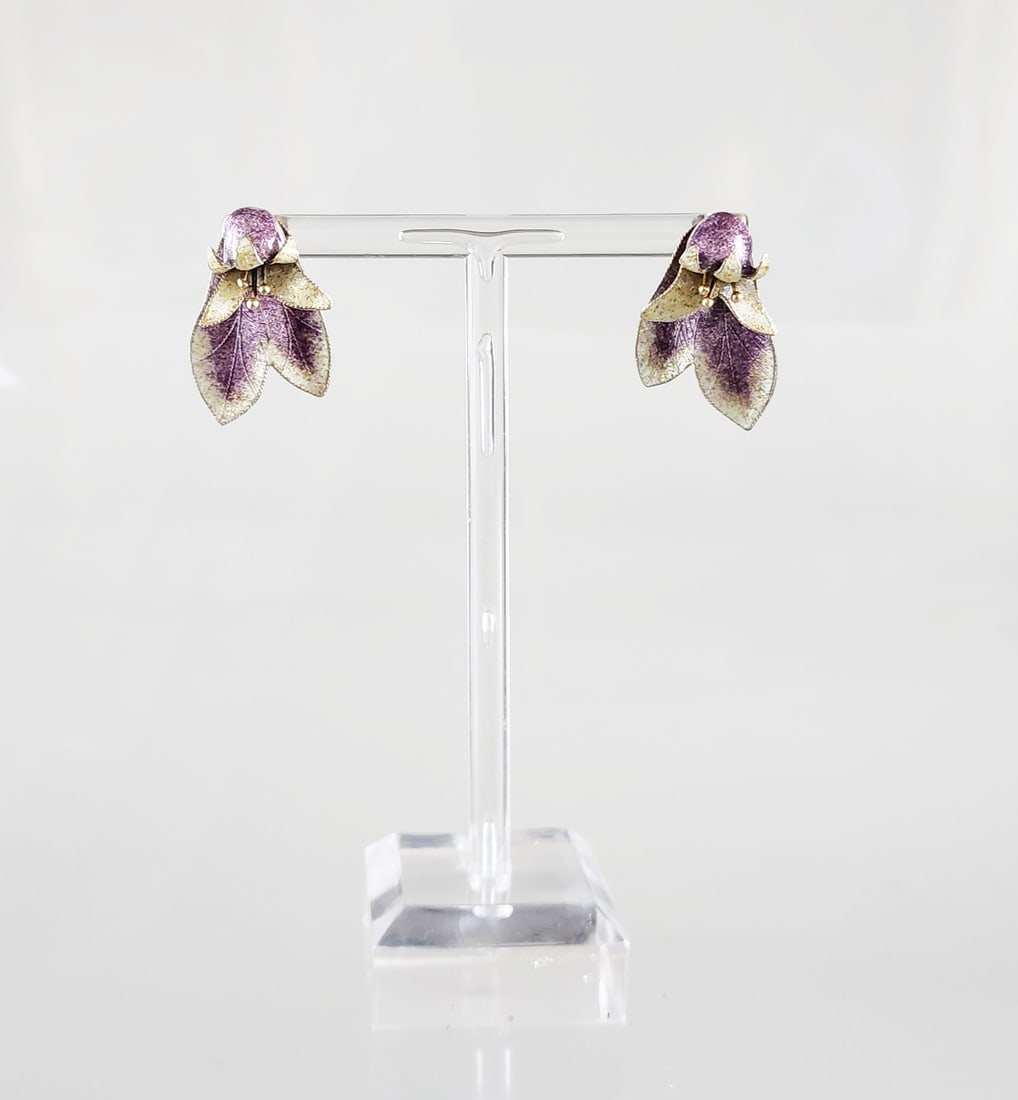 Estate Vintage Sterling Silver and Enamel Floral Earrings: Estate Vintage Sterling Silver and Enamel Floral Earrings Marks: 925 Total weight: 5.2 grams. Provenance: Estate of Victoria Salter (1944-2024) Victoria Salter was the daughter of Harry Salter, creato