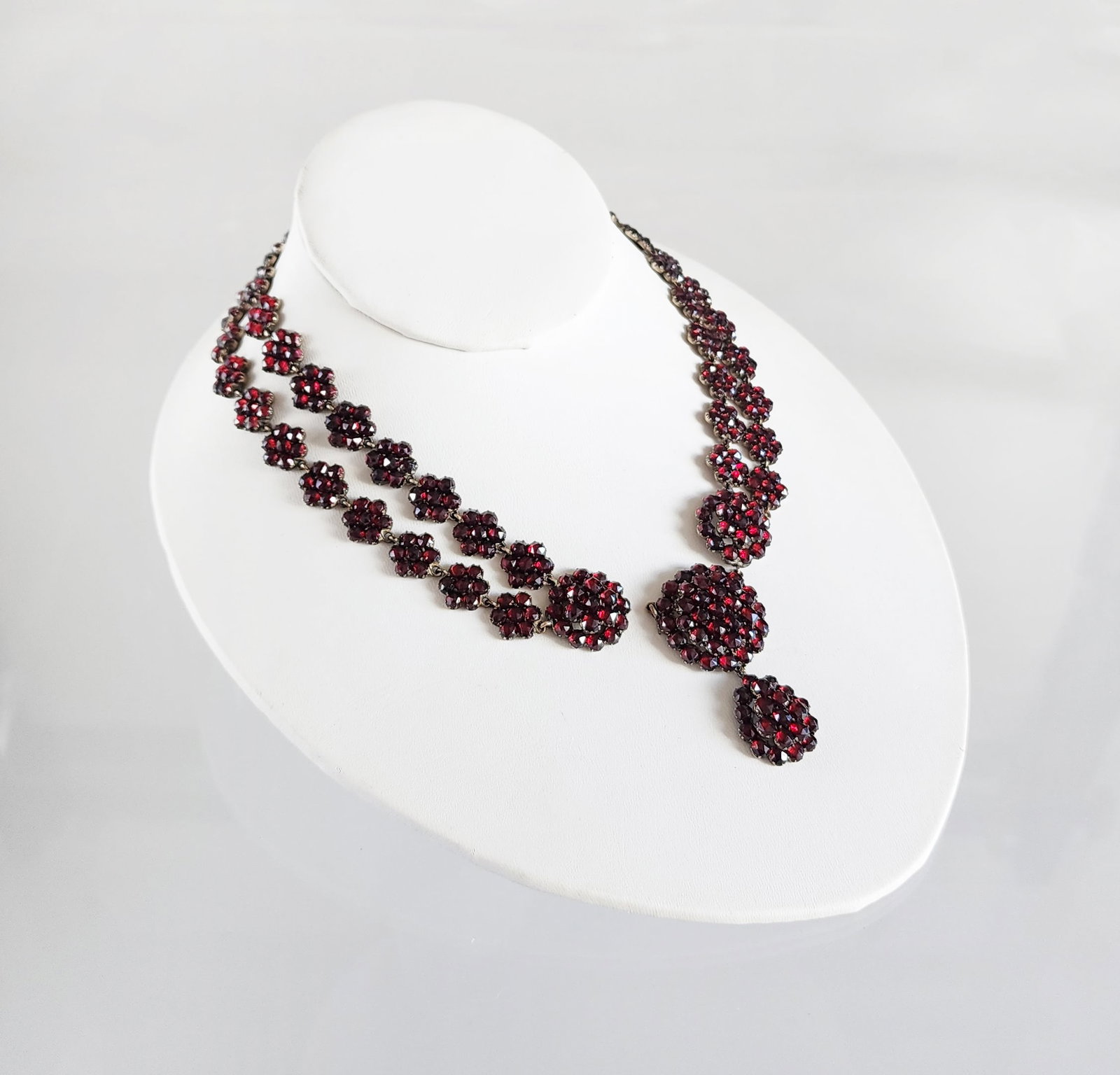 Estate Antique Victorian Bohemian Garnet Silver Necklace: Estate Antique Victorian Bohemian Garnet & Silver Alloy Necklace, ca. late 19th- early 20th century. Marks: Unmarked Total weight: 52 grams. Length (approx.) 15 inches.