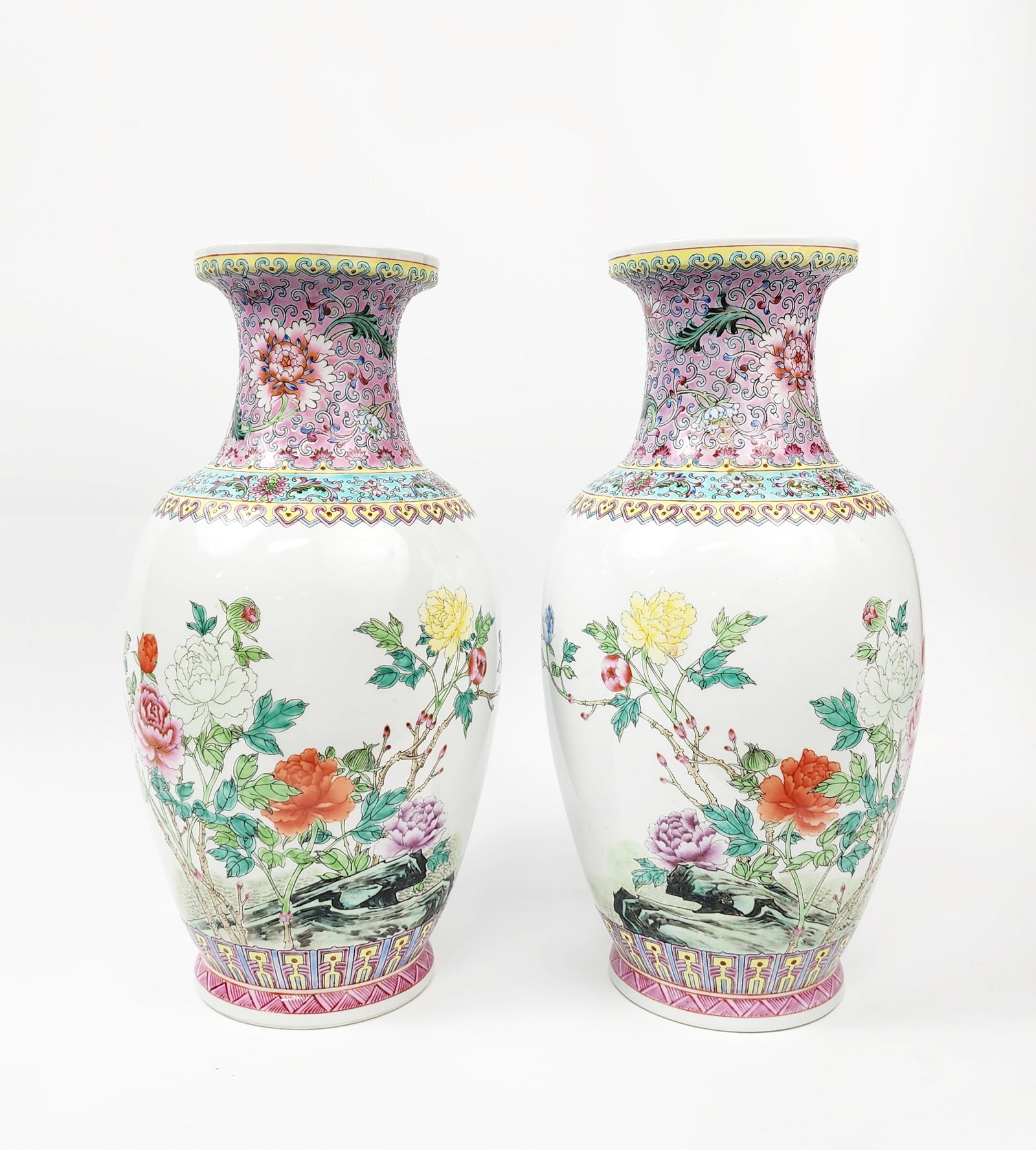 Pair of Vintage Chinese Export Jingdezhen Famille Rose Porcelain Vases (1 of 11)