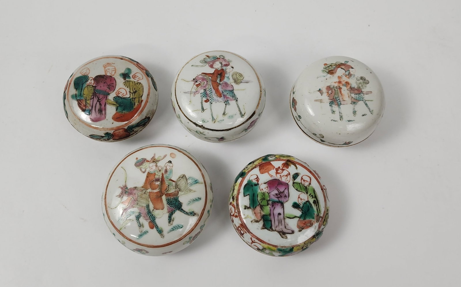 Lot of 5 Antique Chinese Famille Rose Porcelain Stamp Boxes (1 of 7)