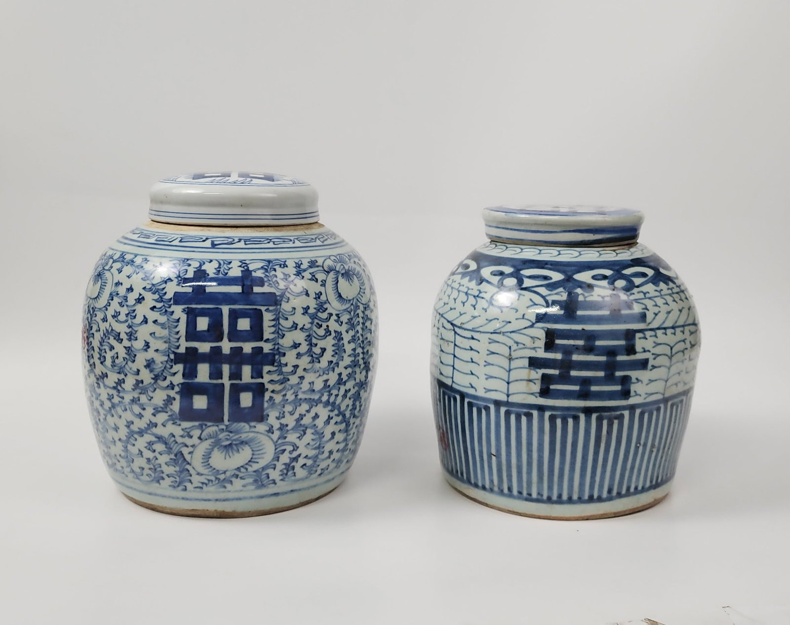 Lot of 2 Antique Chinese Export Blue & White Porcelain Jars (1 of 11)