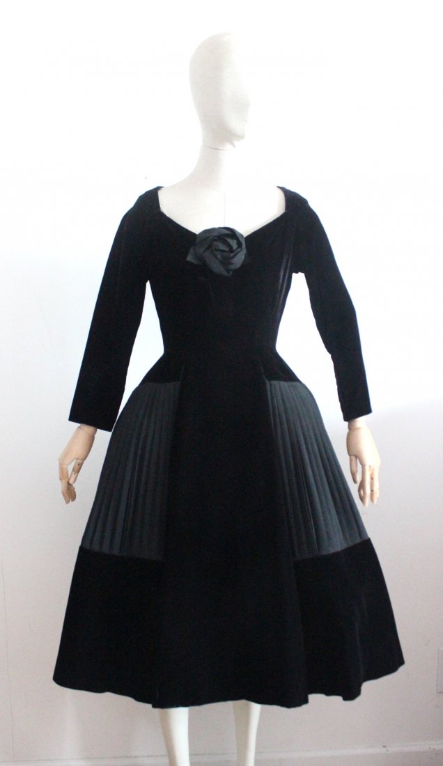 Hoboken Auctions Vintage Fashion, Art & Design Auction