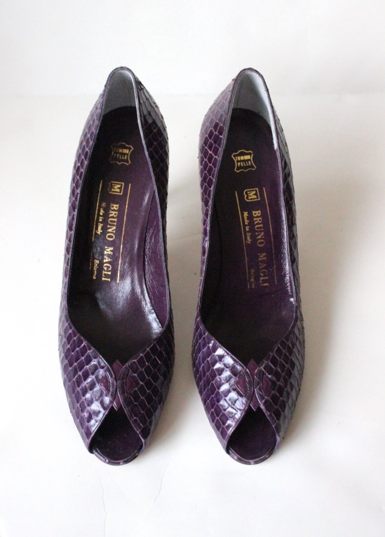 Bruno Magli Purple Snake Skin Pumps, Sz 7 AA (1 of 4)