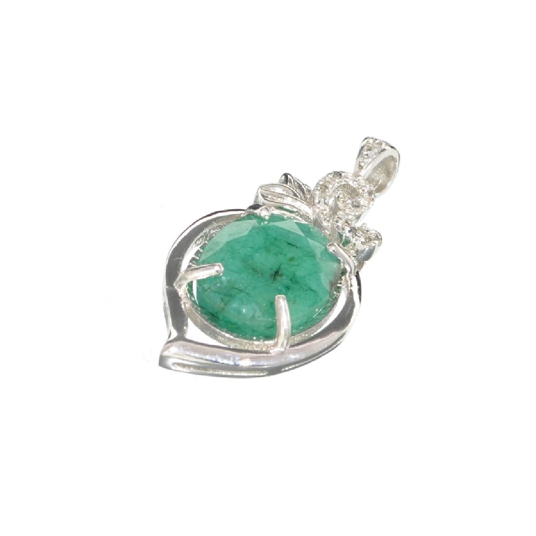 APP: 0.6k Fine Jewelry 9.00CT Oval Cut Green: Gov. File: H-16867 Fine Jewelry 9.00CT Oval Cut Green Beryl/White Sapphire And Sterling Silver Pendant Retail Replacement Value: $0.6K Asset Type: Pendant Shipping: $19.95