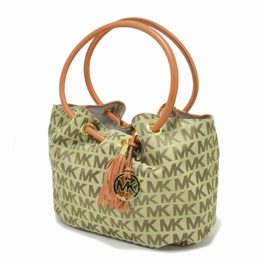 Brand New Michael Kors Camel Medium East West RingTote: Gov. File: T-14550 Brand New Michael Kors Camel Medium East West RingTote Asset Type: Purse Shipping: $29.95