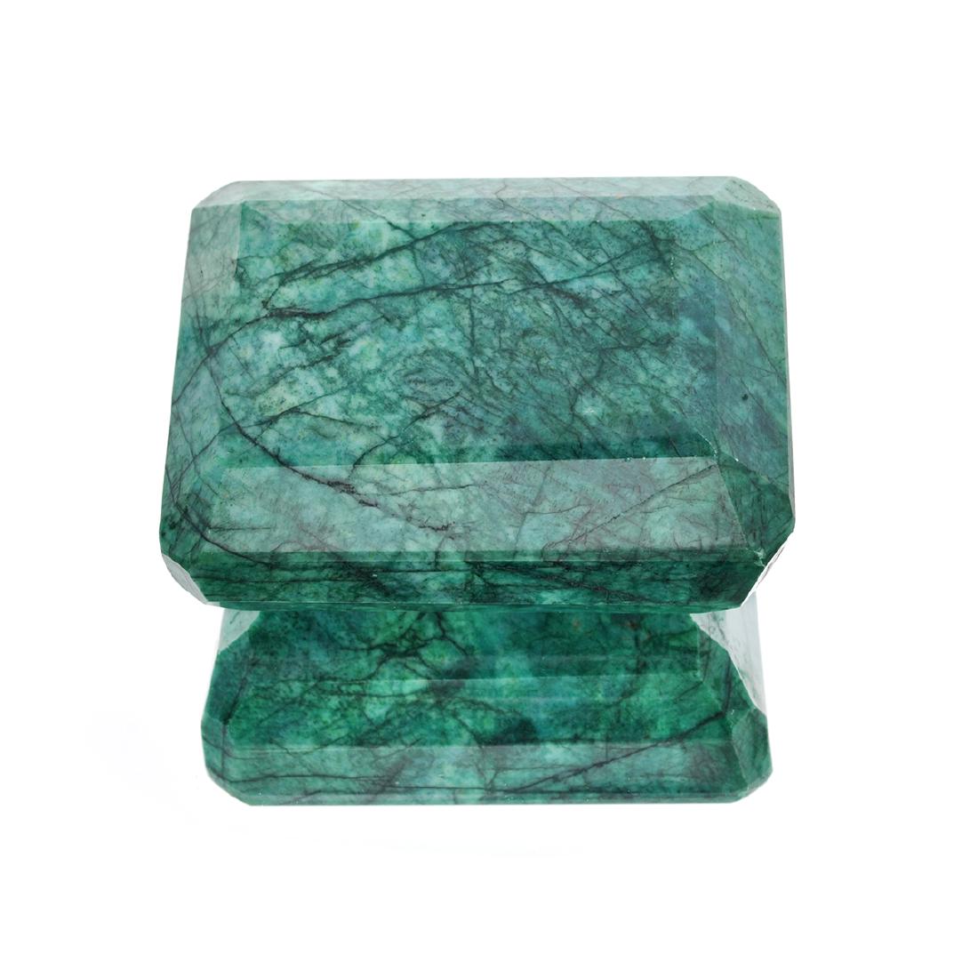 APP: 2.5k 985.10CT Rectangular Step Cut Green Beryl: Gov. File: H-38560 985.10CT Rectangular Step Cut Green Beryl Emerald Gemstone Retail Replacement Value: $2.5K Asset Type: Gemstone Shipping: $19.95