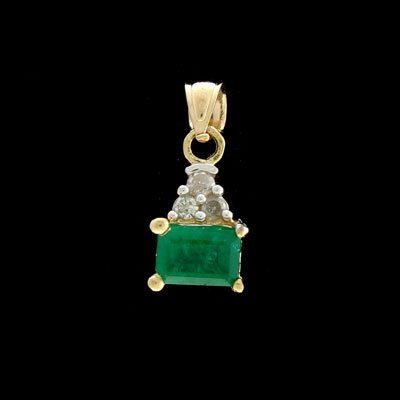 APP: $2.5k 14 kt. Gold, 1.10CT Emerald & 0.09CT D
