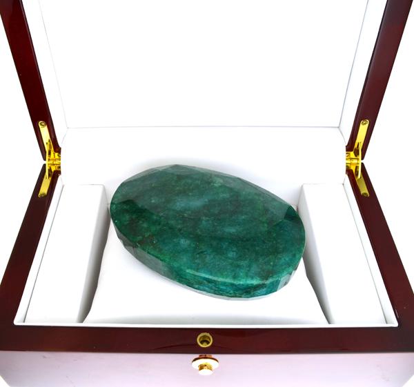 APP: 14.7k 2102.80CT Oval Cut Green Beryl Emerald: Gov. File: 84484 2102.80CT Oval Cut Green Beryl Emerald Gemstone Retail Replacement Value: $14.7K Asset Type: Emerald Gemstone Shipping: $19.95