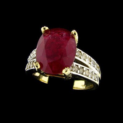 APP: 21.2k 14 kt. Gold, 4.52CT Ruby and Diamond R
