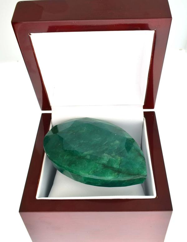 APP: 8.2k 1025.20CT Pear Cut Green Beryl Emerald: Gov. File: 85204 1025.20CT Pear Cut Green Beryl Emerald Gemstone Retail Replacement Value: $8.2K Asset Type: Emerald Gemstone Shipping: $19.95