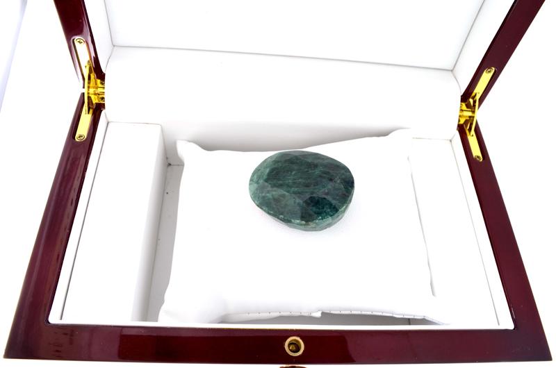 APP: 3k 191.00CT Oval Cut Green Beryl Emerald Gemstone: Gov. File: H-03065 191.00CT Oval Cut Green Beryl Emerald Gemstone Retail Replacement Value: $3.0K Asset Type: Emerald Gemstone Shipping: $19.95