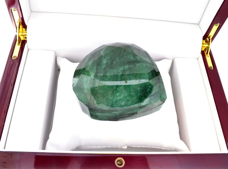 APP: 8.6k 1,427.50CT Pear Cut Green Beryl Emerald: Gov. File: H-01453 1,427.50CT Pear Cut Green Beryl Emerald Gemstone Retail Replacement Value: $8.6K Asset Type: Emerald Gemstone Shipping: $19.95