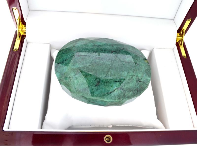 APP: 6.8k 1690.50CT Oval Cut Green Beryl Emerald: Gov. File: H-00910 1690.50CT Oval Cut Green Beryl Emerald Gemstone Retail Replacement Value: $6.8K Asset Type: Emerald Gemstone Shipping: $19.95