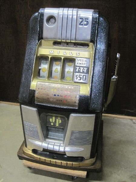 25 Cent High Top Slot Machine: 25 Cent High Top Slot Machine - Thank you for viewing this Item. We hope that you are successful in your bidding. For over 30 years we have given the best possible customer service to o