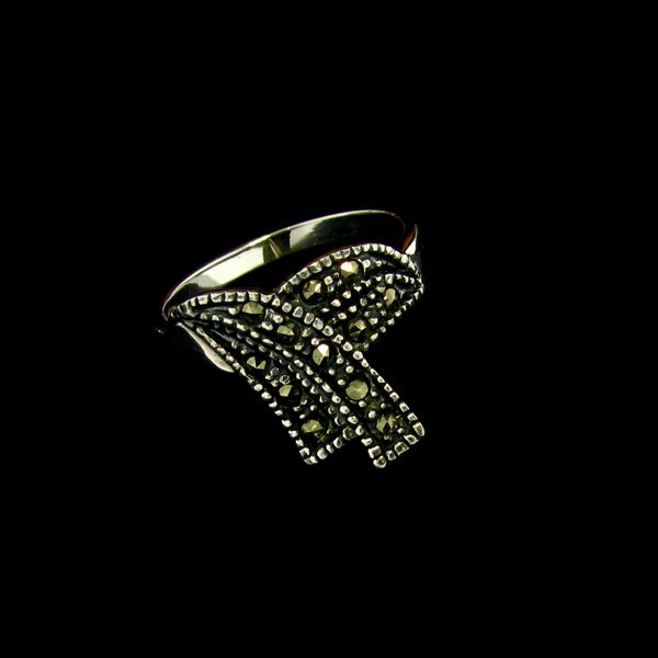 Marcasite & Sterling Silver Ring: Marcasite and Sterling Silver Ring - Thank you for viewing this Item. We hope that you are successful in your bidding. For over 30 years we have given the best possible customer service to our 1000's 