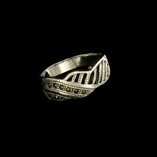 Marcasite & Sterling Silver Ring: Marcasite and Sterling Silver Ring - Thank you for viewing this Item. We hope that you are successful in your bidding. For over 30 years we have given the best possible customer service to our 1000's 