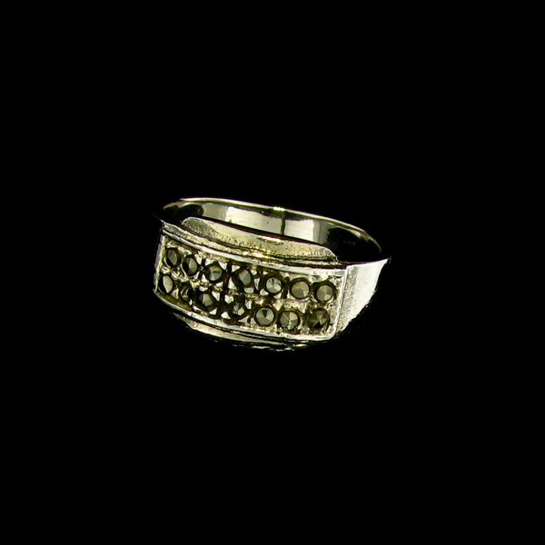 Marcasite & Sterling Silver Ring: Marcasite and Sterling Silver Ring - Thank you for viewing this Item. We hope that you are successful in your bidding. For over 30 years we have given the best possible customer service to our 1000's 