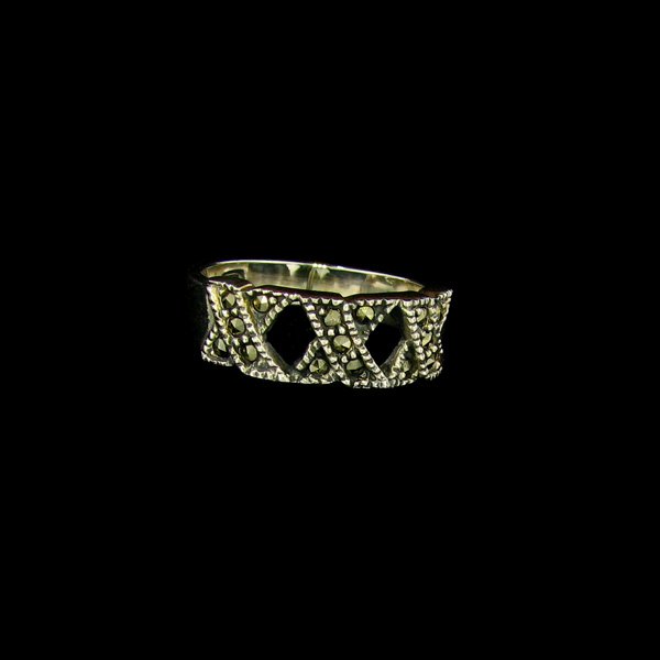Marcasite & Sterling Silver Ring: Marcasite and Sterling Silver Ring - Thank you for viewing this Item. We hope that you are successful in your bidding. For over 30 years we have given the best possible customer service to our 1000's 