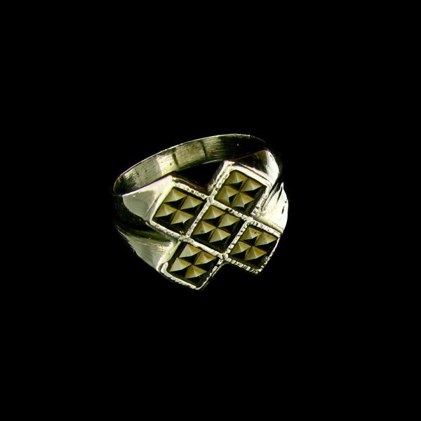 Marcasite & Sterling Silver Ring: Marcasite and Sterling Silver Ring - Thank you for viewing this Item. We hope that you are successful in your bidding. For over 30 years we have given the best possible customer service to our 1000's 