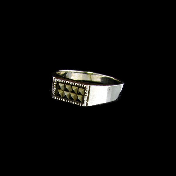 Marcasite & Sterling Silver Ring: Marcasite and Sterling Silver Ring - Thank you for viewing this Item. We hope that you are successful in your bidding. For over 30 years we have given the best possible customer service to our 1000's 