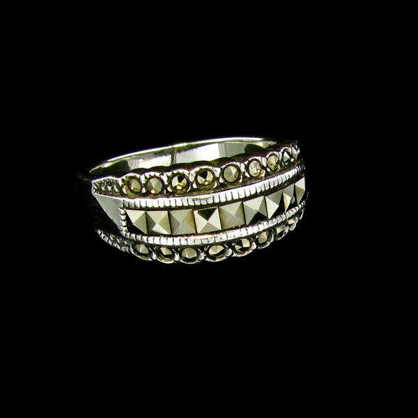 Marcasite & Sterling Silver Ring: Marcasite and Sterling Silver Ring - Thank you for viewing this Item. We hope that you are successful in your bidding. For over 30 years we have given the best possible customer service to our 1000's 