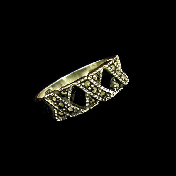 Marcasite & Sterling Silver Ring: Marcasite and Sterling Silver Ring - Thank you for viewing this Item. We hope that you are successful in your bidding. For over 30 years we have given the best possible customer service to our 1000's 