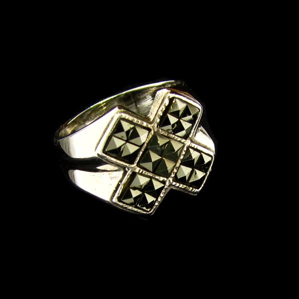 Marcasite & Sterling Silver Ring: Marcasite and Sterling Silver Ring - Thank you for viewing this Item. We hope that you are successful in your bidding. For over 30 years we have given the best possible customer service to our 1000's 