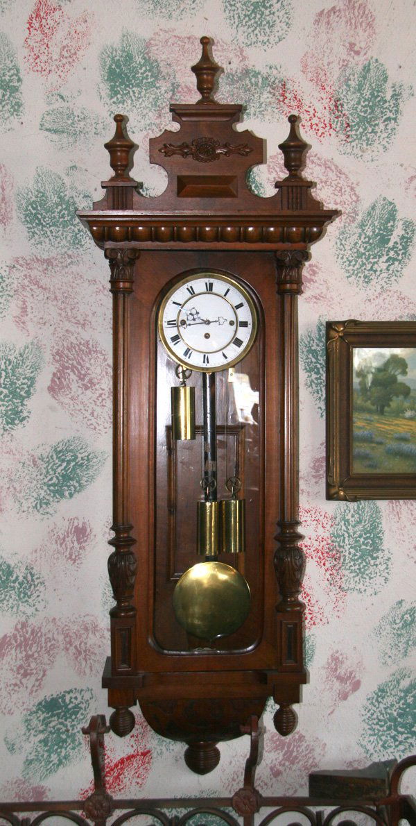 Antique 3 Weight Vienna Regulator Clock - Circa 1910: Antique 3 Weight Vienna Regulator Clock - Circa 1910 - Thank you for viewing this Item. We hope that you are successful in your bidding. For over 30 years we have given the best possible customer serv