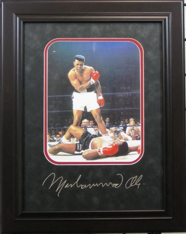 Muhammad Ali - Plate Signature: Muhammad Ali - Thank you for viewing this Item. We hope that you are successful in your bidding. For over 30 years we have given the best possible customer service to our 1000's of repeat buyers.