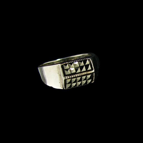 Marcasite & Sterling Silver Ring: Marcasite and Sterling Silver Ring - Bid with utmost confidence from GAA. We have been in business for over 35 years, and pride ourselves on perfect customer service. For more informat
