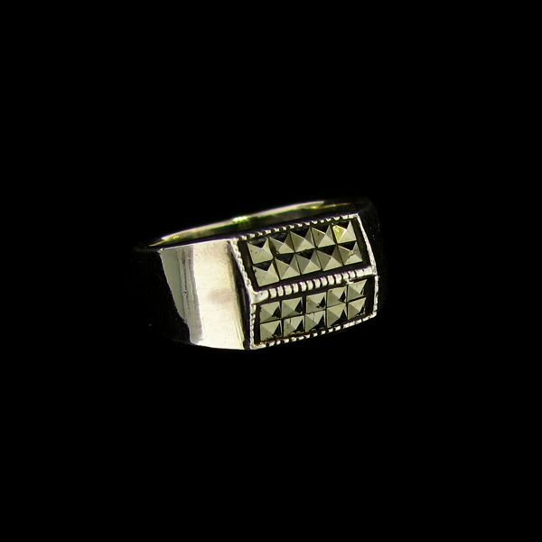 Marcasite & Sterling Silver Ring: Marcasite and Sterling Silver Ring - Bid with utmost confidence from GAA. We have been in business for over 35 years, and pride ourselves on perfect customer service. For more informat