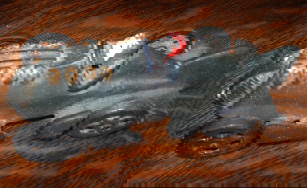 Vintage Cast Iron Toy: Vintage Cast Iron Toy - Thank you for viewing this Item. We hope that you are successful in your bidding. For over 30 years we have given the best possible customer service to our 1000's of repeat buy