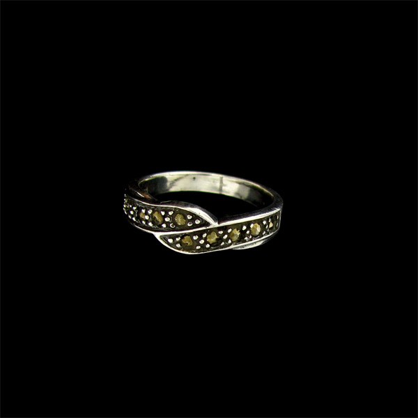 Marcasite & Sterling Silver Ring: Marcasite and Sterling Silver Ring - Bid with utmost confidence from GovernmentAuction.com. We have been in business for over 35 years, and pride ourselves on perfect customer service.