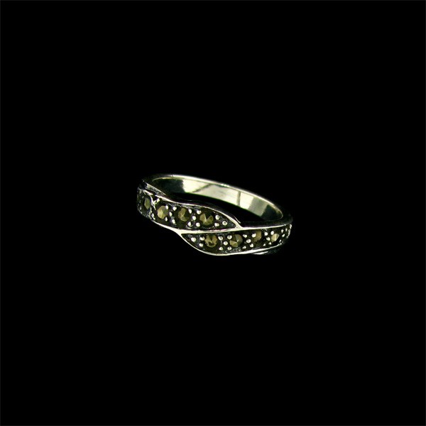 Marcasite & Sterling Silver Ring: Marcasite and Sterling Silver Ring - Bid with utmost confidence from GovernmentAuction.com. We have been in business for over 35 years, and pride ourselves on perfect customer service.
