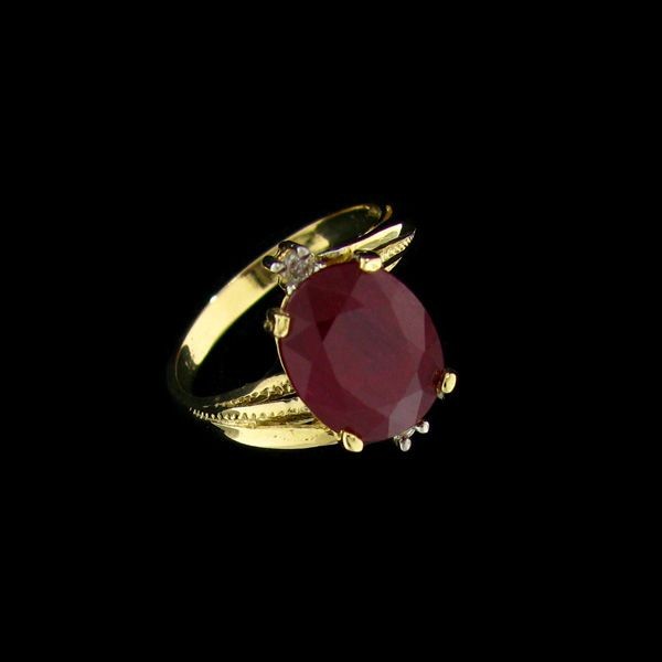 APP: 9.8k 14 kt. Gold, 4.12CT Ruby & Diamond Ring: 14 kt. Gold, 4.12CT Ruby and Diamond Ring - Appraisal Value: $9.8K - Bid with utmost confidence from GovernmentAuction.com. We have been in business for over 35 years, and pride ourselves on perfect c
