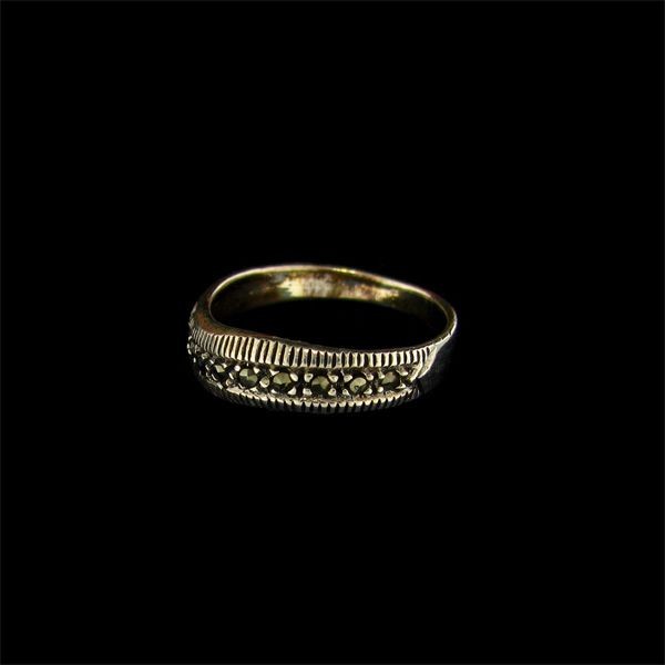Marcasite & Sterling Silver Ring: Marcasite and Sterling Silver Ring - Bid with utmost confidence from GovernmentAuction.com. We have been in business for over 35 years, and pride ourselves on perfect customer service.