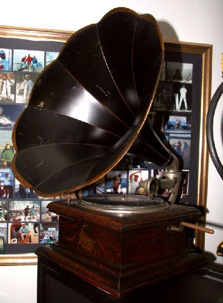 Antique Large Horn Victrola - Original: Antique Large Horn Victrola - Original - Thank you for viewing this Item. We hope that you are successful in your bidding. For over 30 years we have given the best possible customer service to our 100