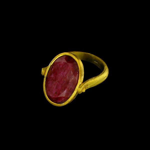APP: 4.8k 14 kt. Gold, Overlay 8.67CT Ruby & Sterling S: 14 kt. Gold, Overlay 8.67CT Ruby and Sterling Silver Ring - Appraisal Value: $4.7K - Bid with utmost confidence from GovernmentAuction.com. We have been in business for over 35 years, and pride oursel