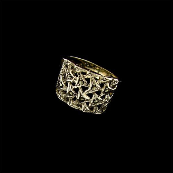 Marcasite & Sterling Silver Ring: Marcasite and Sterling Silver Ring - Bid with utmost confidence from GovernmentAuction.com. We have been in business for over 35 years, and pride ourselves on perfect customer service.