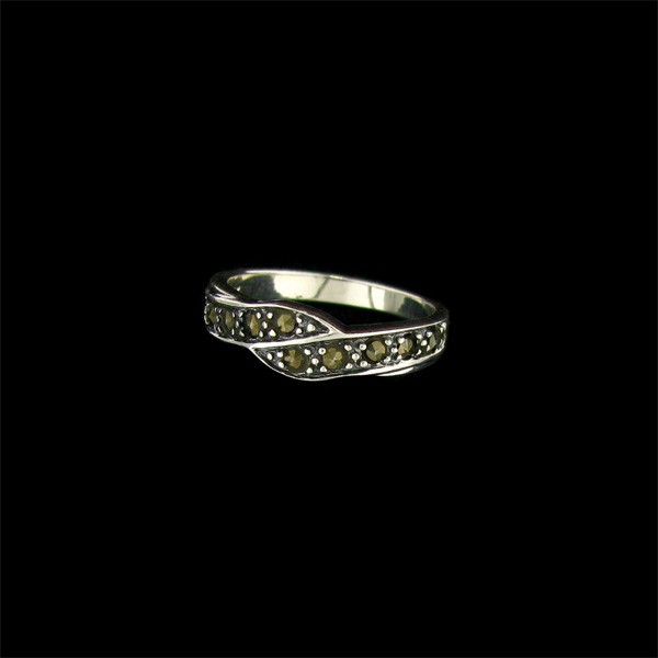 Marcasite & Sterling Silver Ring: Marcasite and Sterling Silver Ring - Bid with utmost confidence from GovernmentAuction.com. We have been in business for over 35 years, and pride ourselves on perfect customer service.