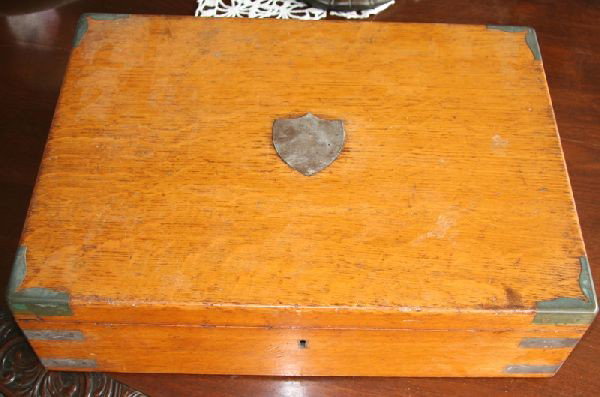 Oak Silverware Box: Oak Silverware Box-Thank you for viewing this Item. We hope that you are successful in your bidding. For over 30 years we have given the best possible customer service to our 1000's